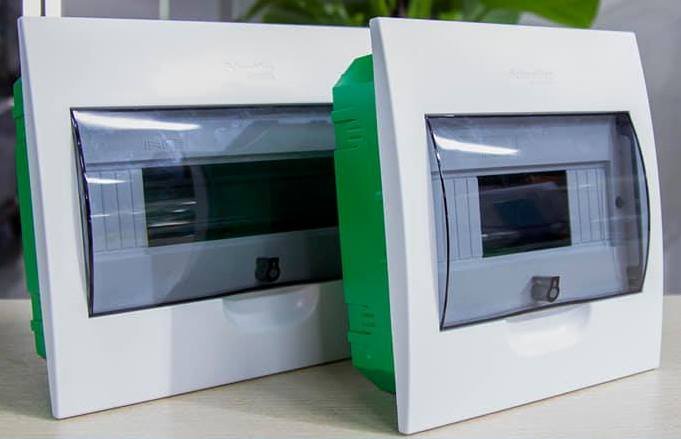 Tủ Điện Nhựa Âm Tường E9 14/18 moddule EZ9E118S2F